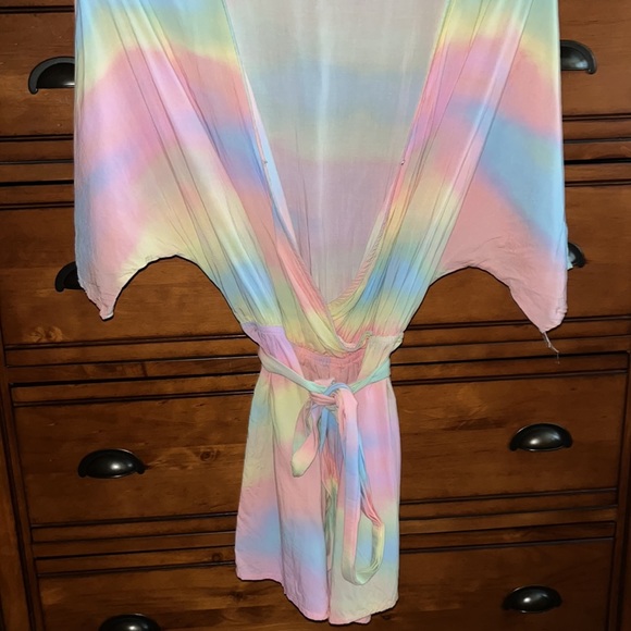 Cover Up - Picture 3 of 5